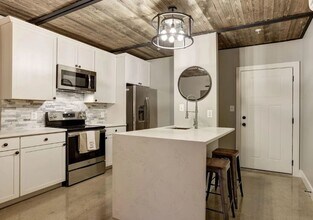 12 W Montgomery St in Baltimore, MD - Building Photo - Building Photo