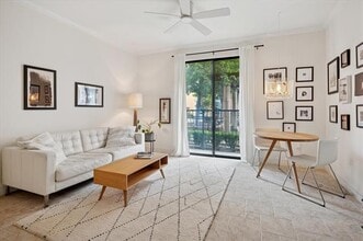 8616 Turtle Creek Blvd in Dallas, TX - Building Photo - Building Photo