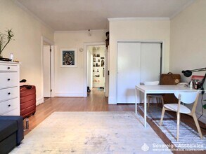320 W 106th St in New York, NY - Building Photo - Building Photo