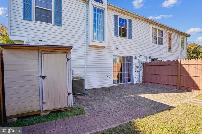6101 Hoskins Hollow Cir in Centreville, VA - Building Photo - Building Photo