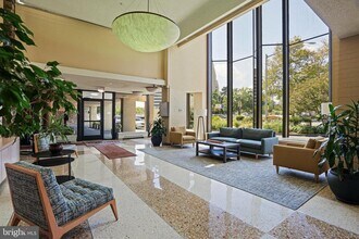 4242 East-West Hwy in Bethesda, MD - Building Photo - Building Photo