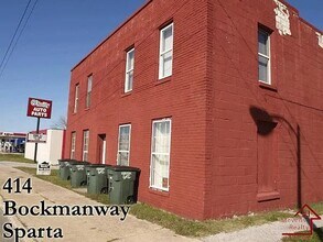 414 W Bockman Way in Sparta, TN - Building Photo - Building Photo