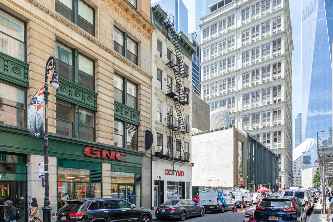 138 Fulton St in New York, NY - Building Photo