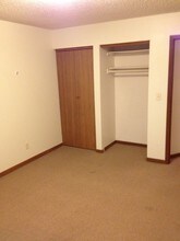 632 S Dodge St-Unit -08 in Iowa City, IA - Building Photo - Building Photo