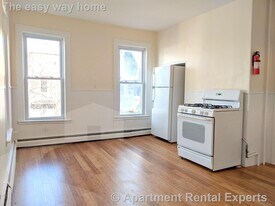 21 Thorndike St in Somerville, MA - Building Photo