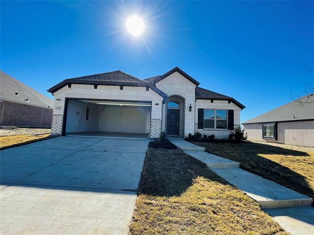 property at 513 Redbud Dr