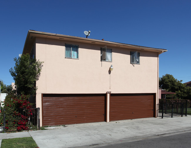 2755 E 58th St in Huntington Park, CA - Building Photo - Building Photo