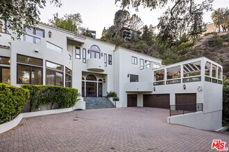 11037 Anzio Rd in Los Angeles, CA - Building Photo - Building Photo