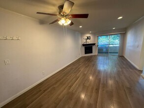 5535 Canoga Ave in Los Angeles, CA - Building Photo - Building Photo