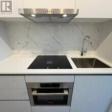 180 Front St E in Toronto, ON - Building Photo - Building Photo