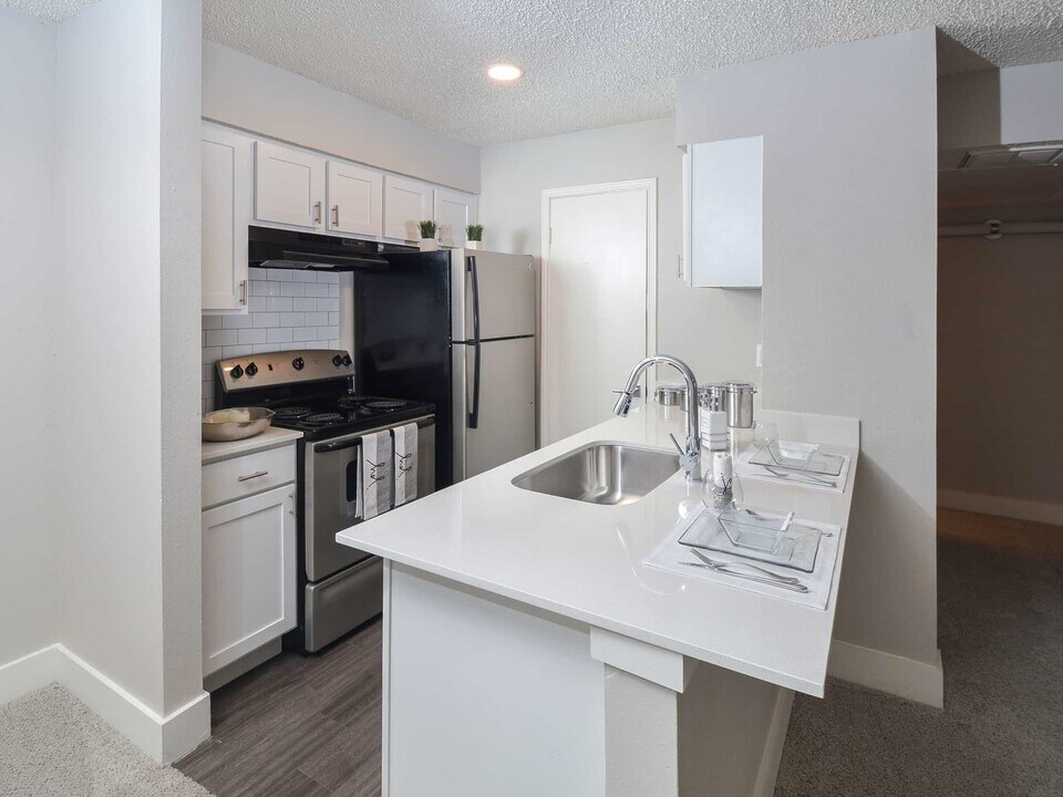Stoney Ridge Apartments in Austin, TX - Building Photo
