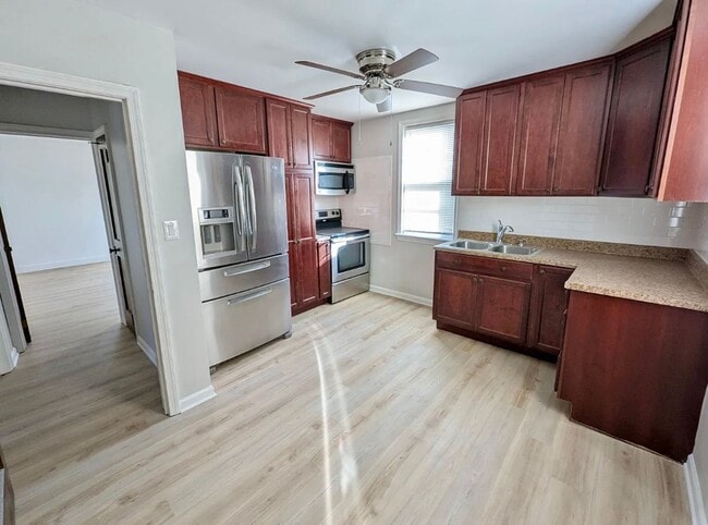 914 Hellertown Rd in Bethlehem, PA - Building Photo - Building Photo