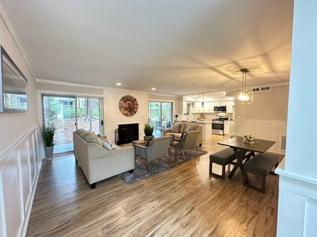 property at 13 Arbor End SE