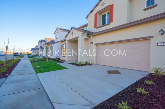 1574 Plumas Dr in Lathrop, CA - Building Photo - Building Photo