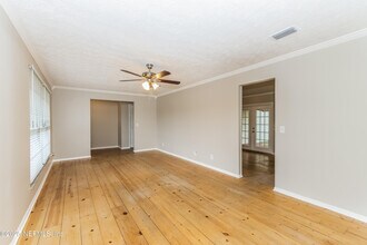 8331 Worm Wood Rd in Jacksonville, FL - Building Photo - Building Photo