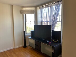 536 Commonwealth Ave in Boston, MA - Building Photo - Building Photo