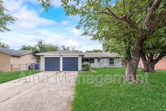 1406 Willowbrook St in Lancaster, TX - Building Photo - Building Photo