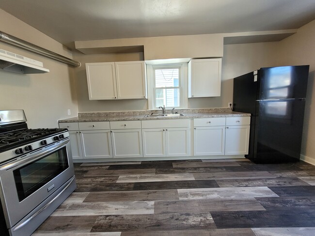 816 School Pl in Green Bay, WI - Foto de edificio - Building Photo