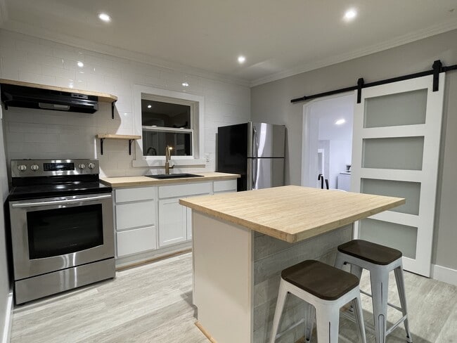 property at 365 Robinson St