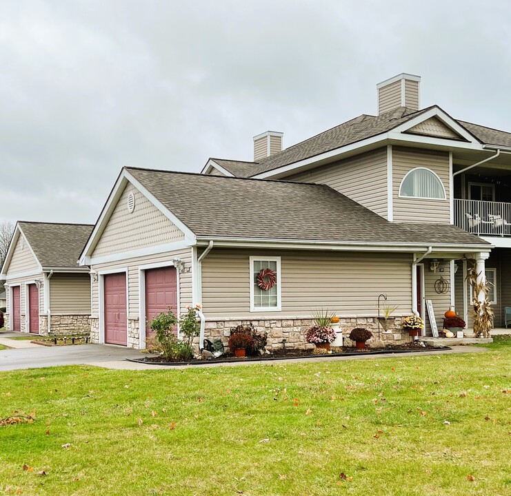 Rosewood Park in Mount Morris, MI - Building Photo