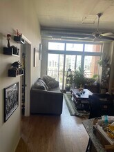 950 W Monroe St, Unit 803 in Chicago, IL - Foto de edificio - Building Photo