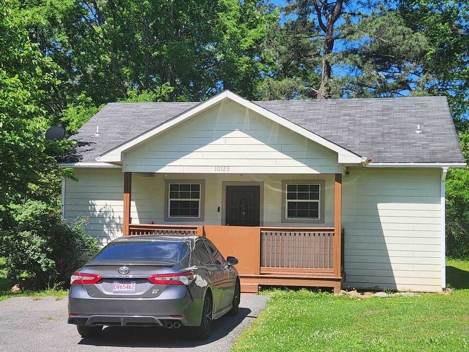 10111 Lanehart Rd in Little Rock, AR - Building Photo