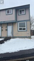 3400 Paul Anka Dr in Ottawa, ON - Building Photo