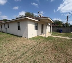 2202 Main Ave in Laredo, TX - Building Photo - Building Photo