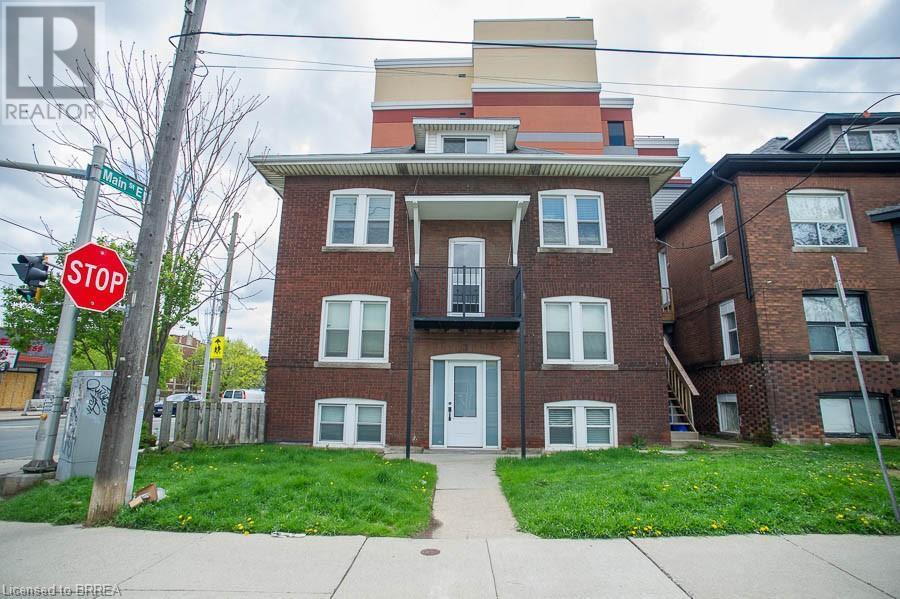 3 Balmoral Ave S in Hamilton, ON - Building Photo