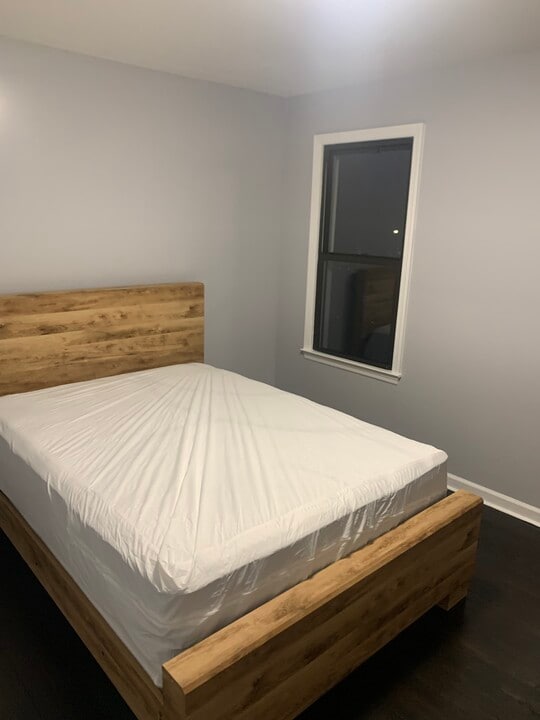 174 Orland St, Unit Room for rent in Bridgeport, CT - Building Photo