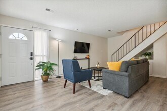 1250 S Monaco St Pkwy in Denver, CO - Building Photo - Building Photo