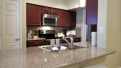 Residences at Gramercy in Houston, TX - Foto de edificio - Building Photo