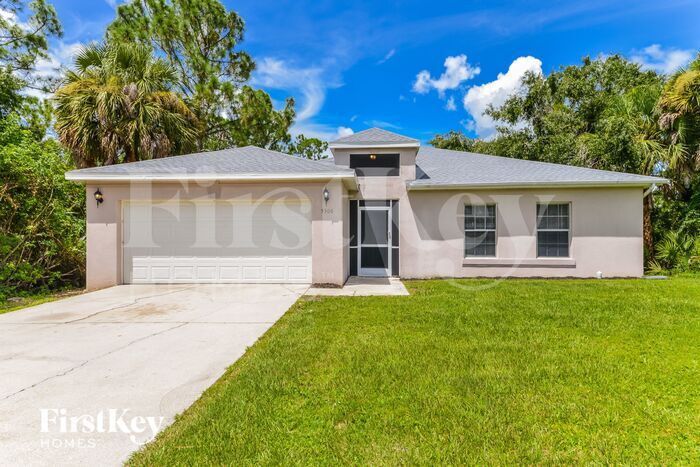 5306 Sylvania Ave in North Port, FL - Building Photo