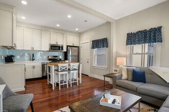 596 E 2nd St in Boston, MA - Building Photo - Building Photo