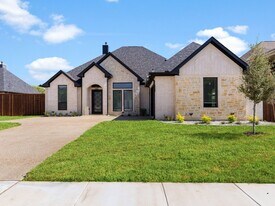 8103 Oak Hollow Dr in Arlington, TX - Building Photo