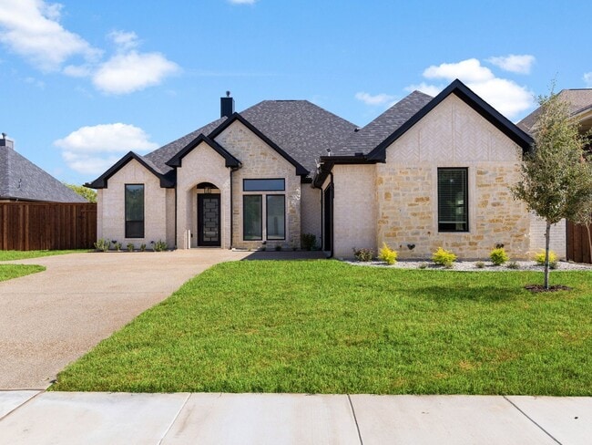 property at 8103 Oak Hollow Dr