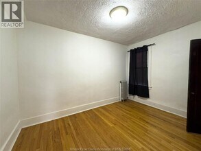 710 Giles Blvd E in Windsor, ON - Building Photo - Building Photo