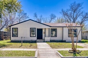 904 21st St in Plano, TX - Building Photo