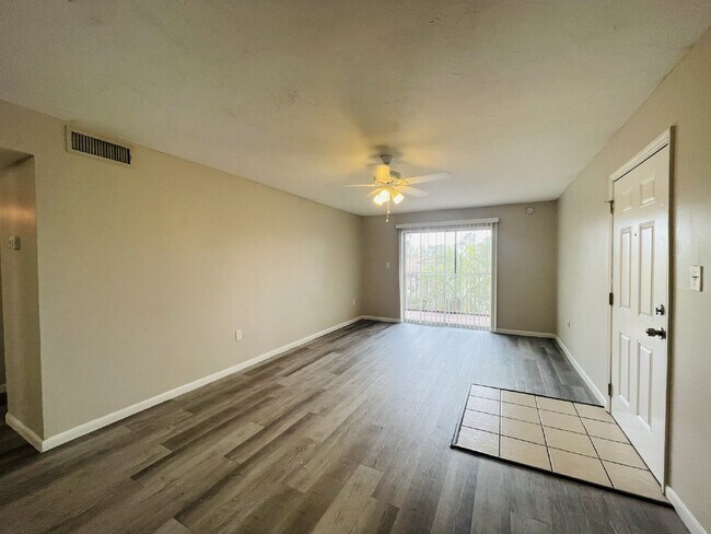 12648 Kenwood Ln in Ft. Myers, FL - Building Photo - Building Photo