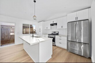 107 Avenida Pala in San Clemente, CA - Building Photo - Building Photo
