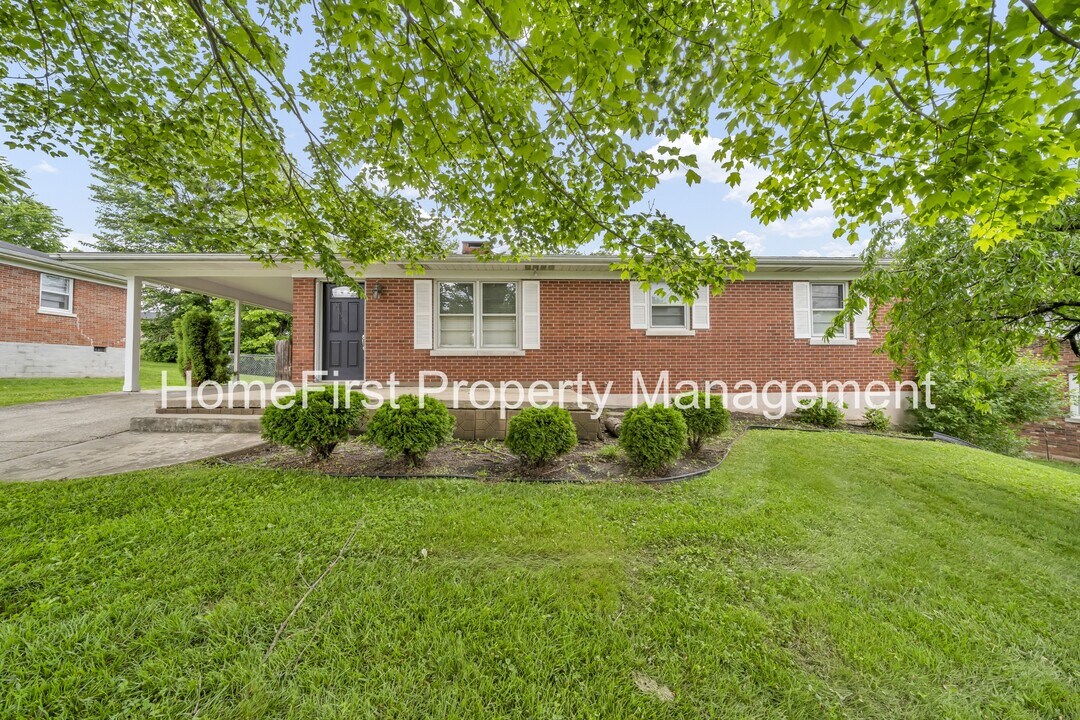 122 Leimaur Dr in Richmond, KY - Building Photo