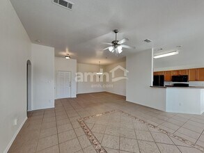 1620 Northview Dr in Grand Prairie, TX - Foto de edificio - Building Photo