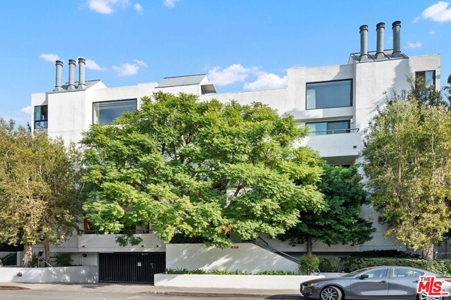 656 N W Knoll Dr in West Hollywood, CA - Building Photo - Building Photo