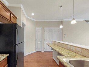 1198 Jones-Butler Rd in College Station, TX - Building Photo - Building Photo