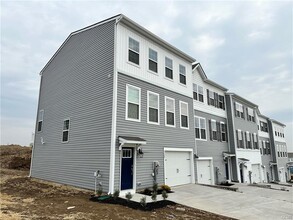 1125 Turnstone Dr in Fogelsville, PA - Building Photo - Building Photo