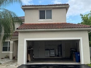 784 Chimney Rock Rd in Weston, FL - Foto de edificio - Building Photo