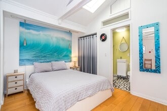 702 Angelus Pl in Los Angeles, CA - Building Photo - Building Photo