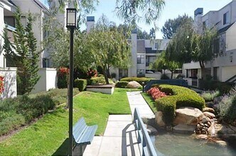 2204 River Run Dr, Unit 2204RiverRunDr#28 in San Diego, CA - Foto de edificio - Building Photo