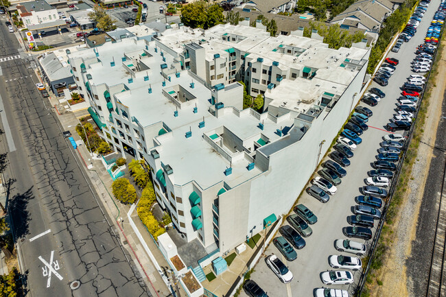 320 Peninsula Ave in San Mateo, CA - Foto de edificio - Building Photo