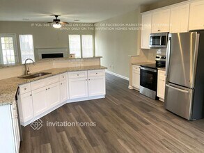 8515 Castledown Dr in Huntersville, NC - Foto de edificio - Building Photo